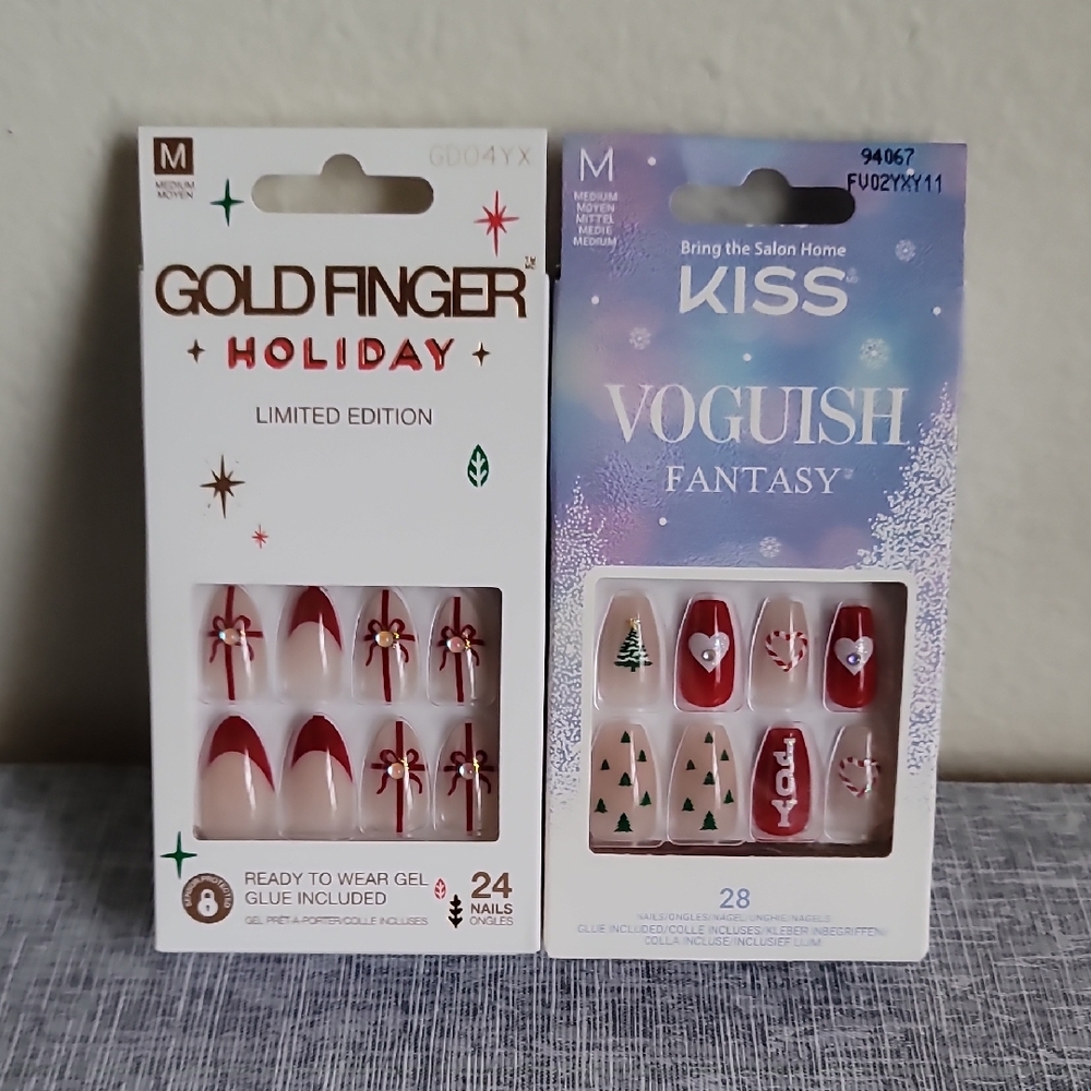 2 Packs of Kiss & Goldfinger Holiday Nails Christmas Glue On Rhinestone 🎄
